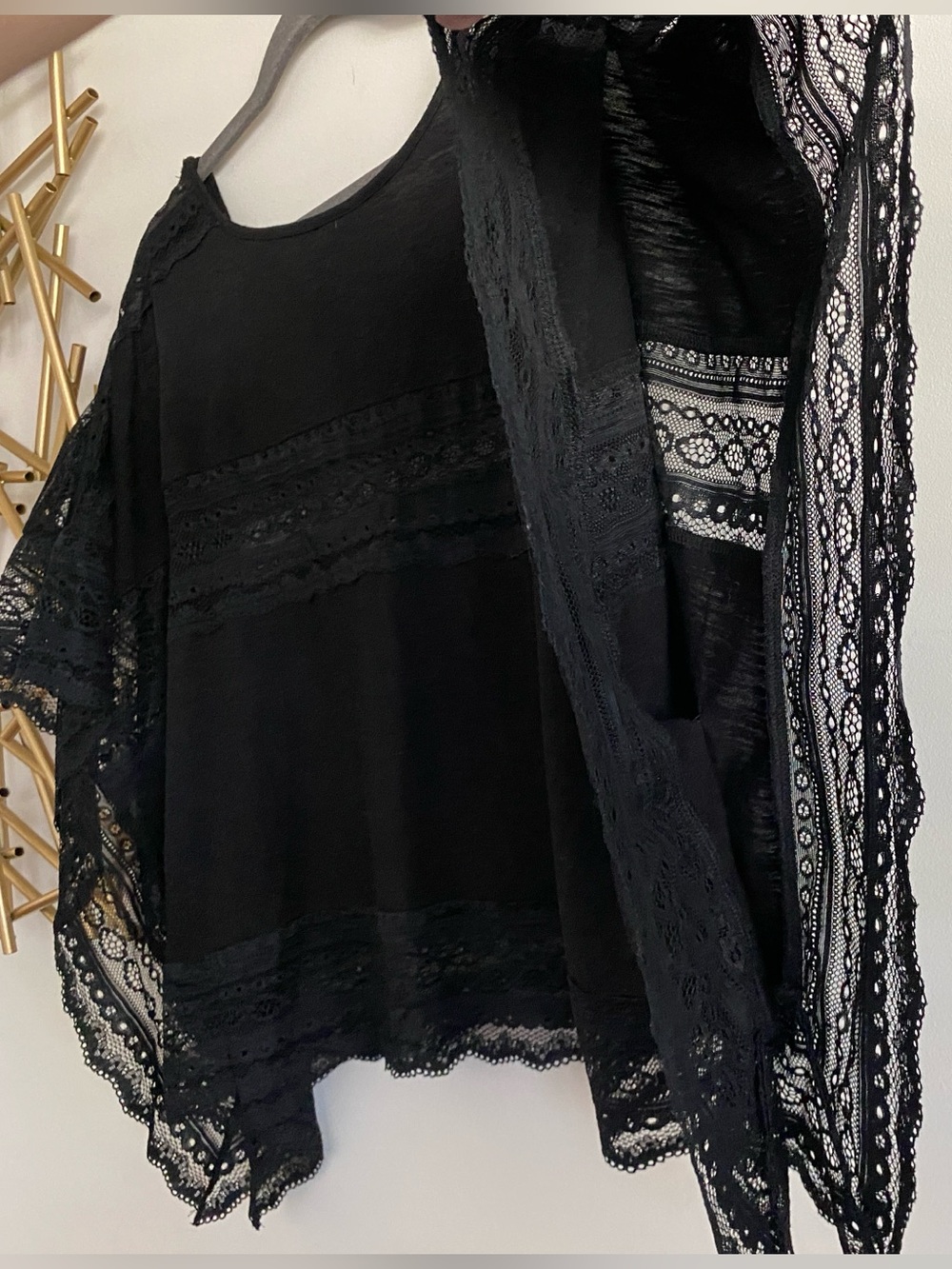 Free People Black Lace Trim Handkerchief Style Tee Shirt - Size L - Picture 8 of 8